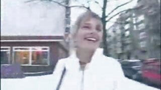 მორჩილი ქერა სწოვს დ ...