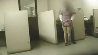 ახალგაზრდა ქერა წიწი ...